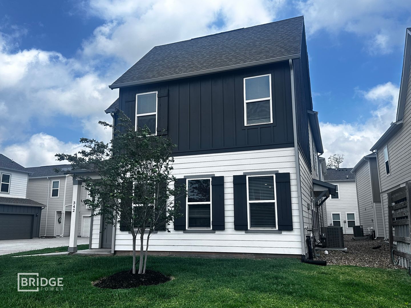 Lake Jackson House: 342 Huisache Street