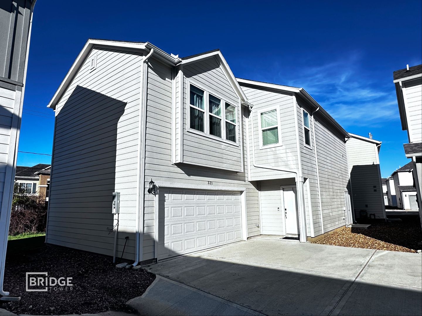 Lake Jackson House: 321 Huisache Street