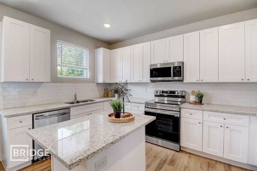Listing photo thumbnail