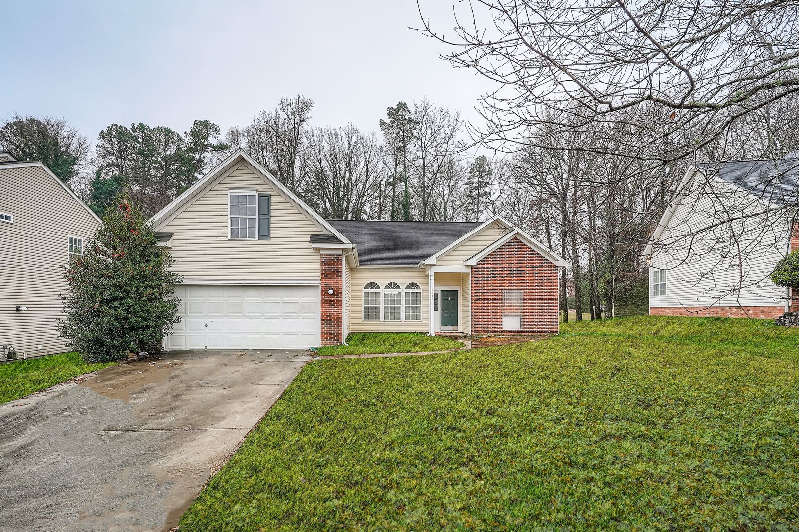 Charlotte House: 2918 Tindle Hill Lane