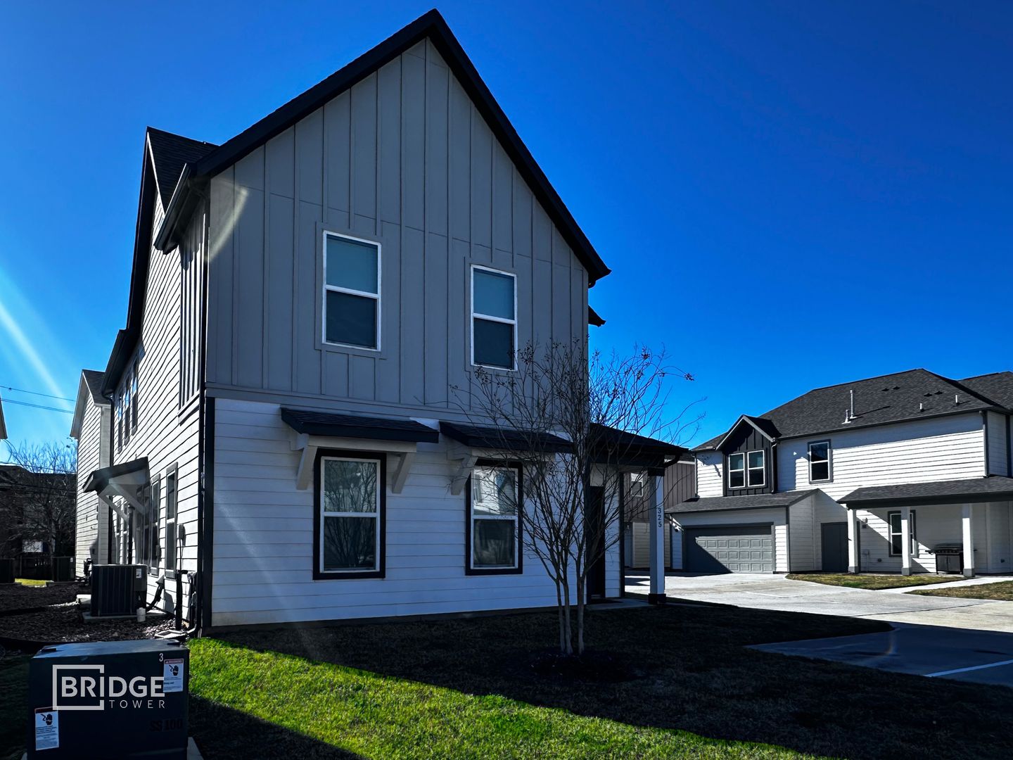 Lake Jackson House: 325 Huisache Street