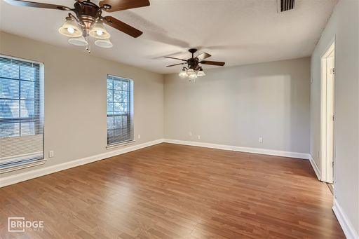 Listing photo thumbnail