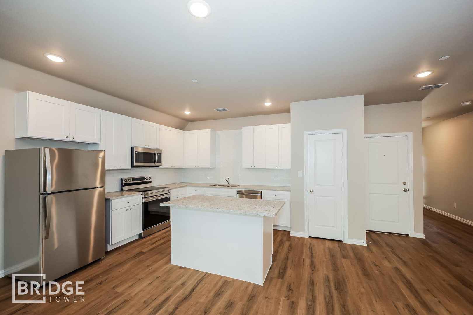 Burleson House: 1013 W Golden Lane