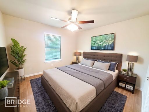 Listing photo thumbnail