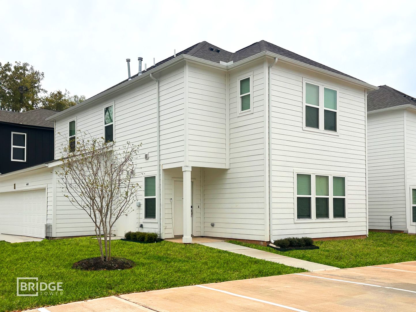 Lake Jackson House: 448 Huisache Street