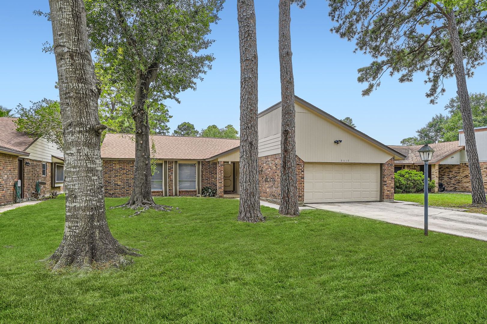 Spring House: 9506 Landry Boulevard