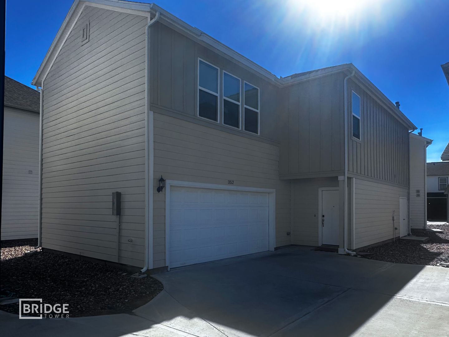 Lake Jackson House: 352 Huisache Street