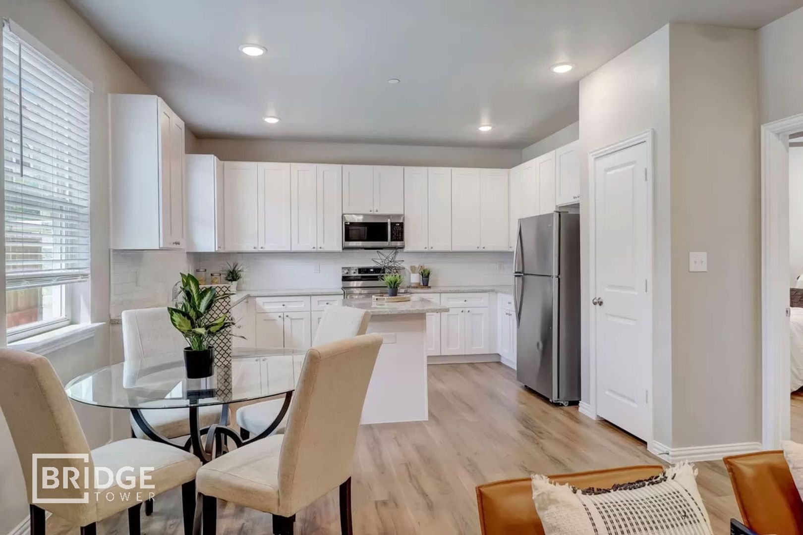 Burleson House: 1004 W Golden Lane
