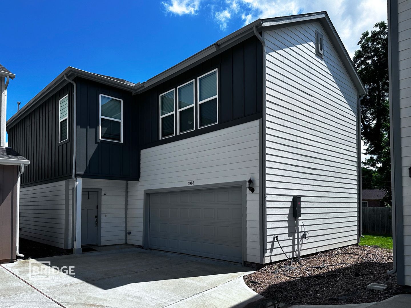 Lake Jackson House: 306 Huisache Street