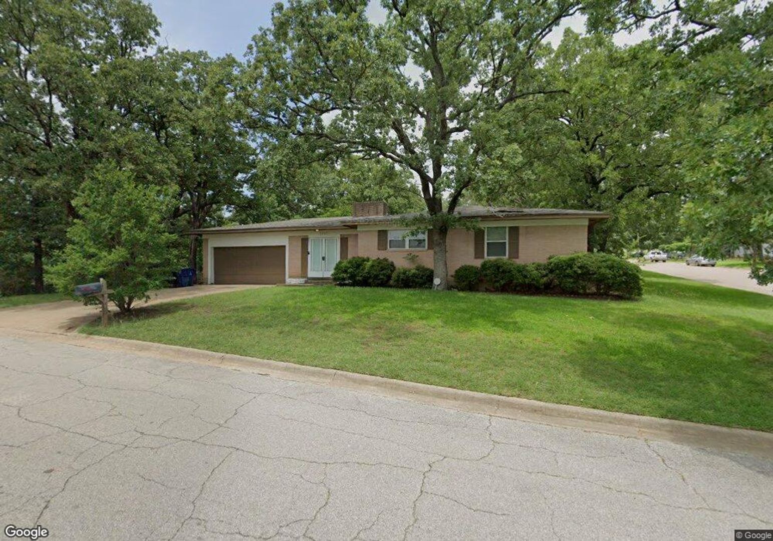 Denison House: 1231 S Perry Avenue