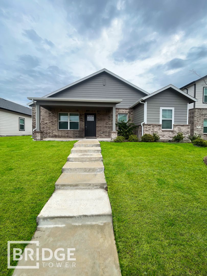 Forney House: 4011 Dayton Drive