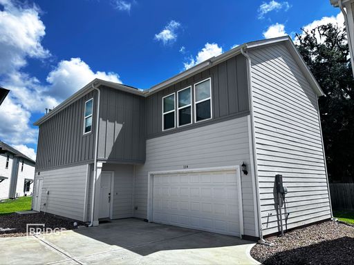 114 Pecan Lane, Lake Jackson, TX 77566