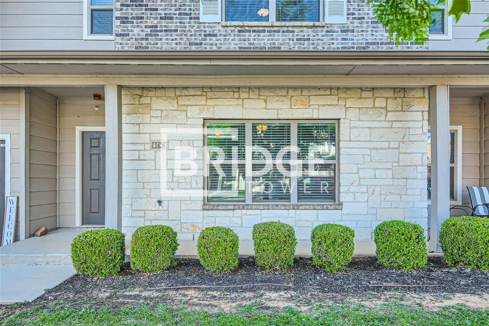 Lewisville House: 1428 Lake Crest Lane