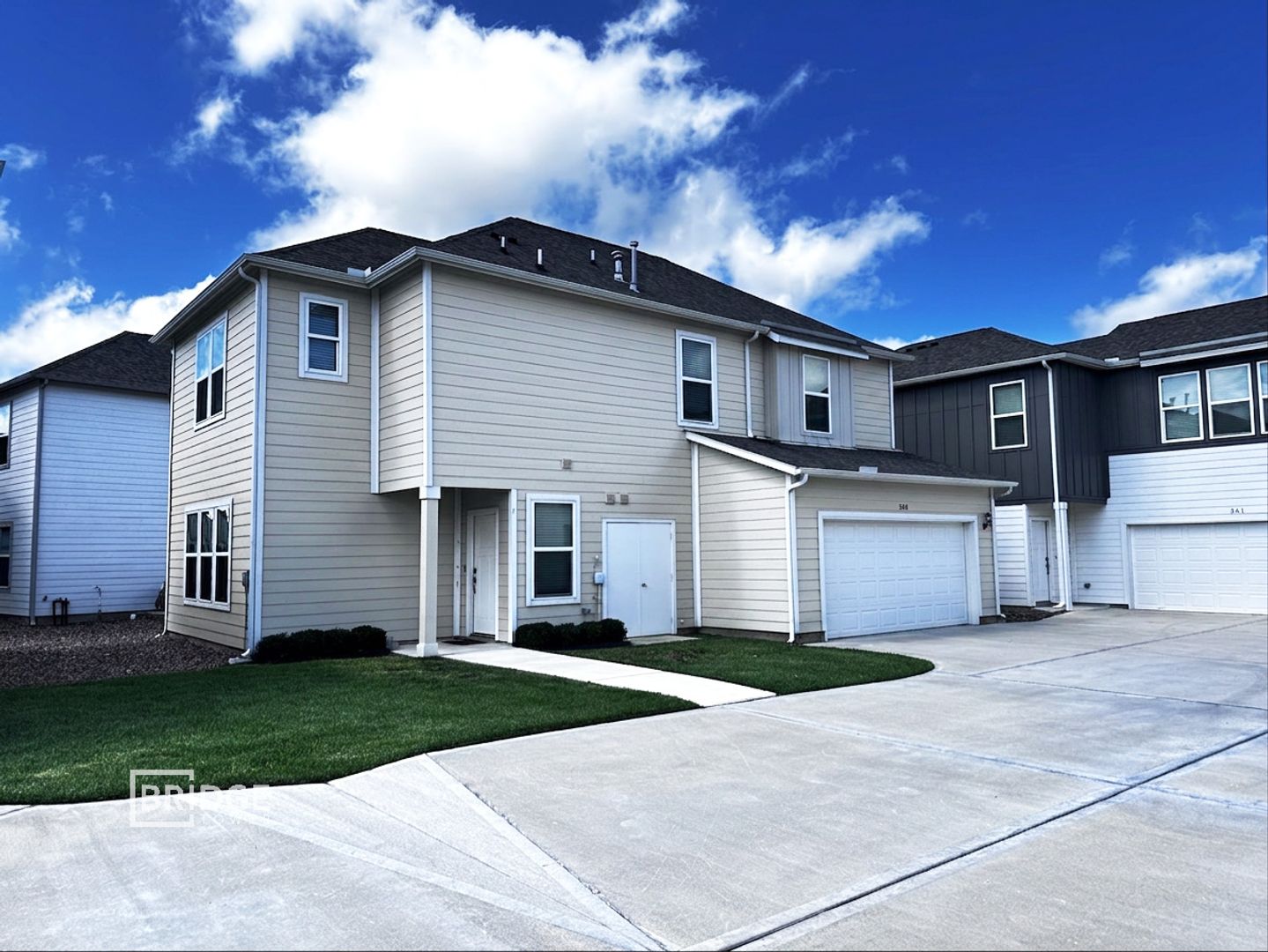 Lake Jackson House: 359 Huisache Street