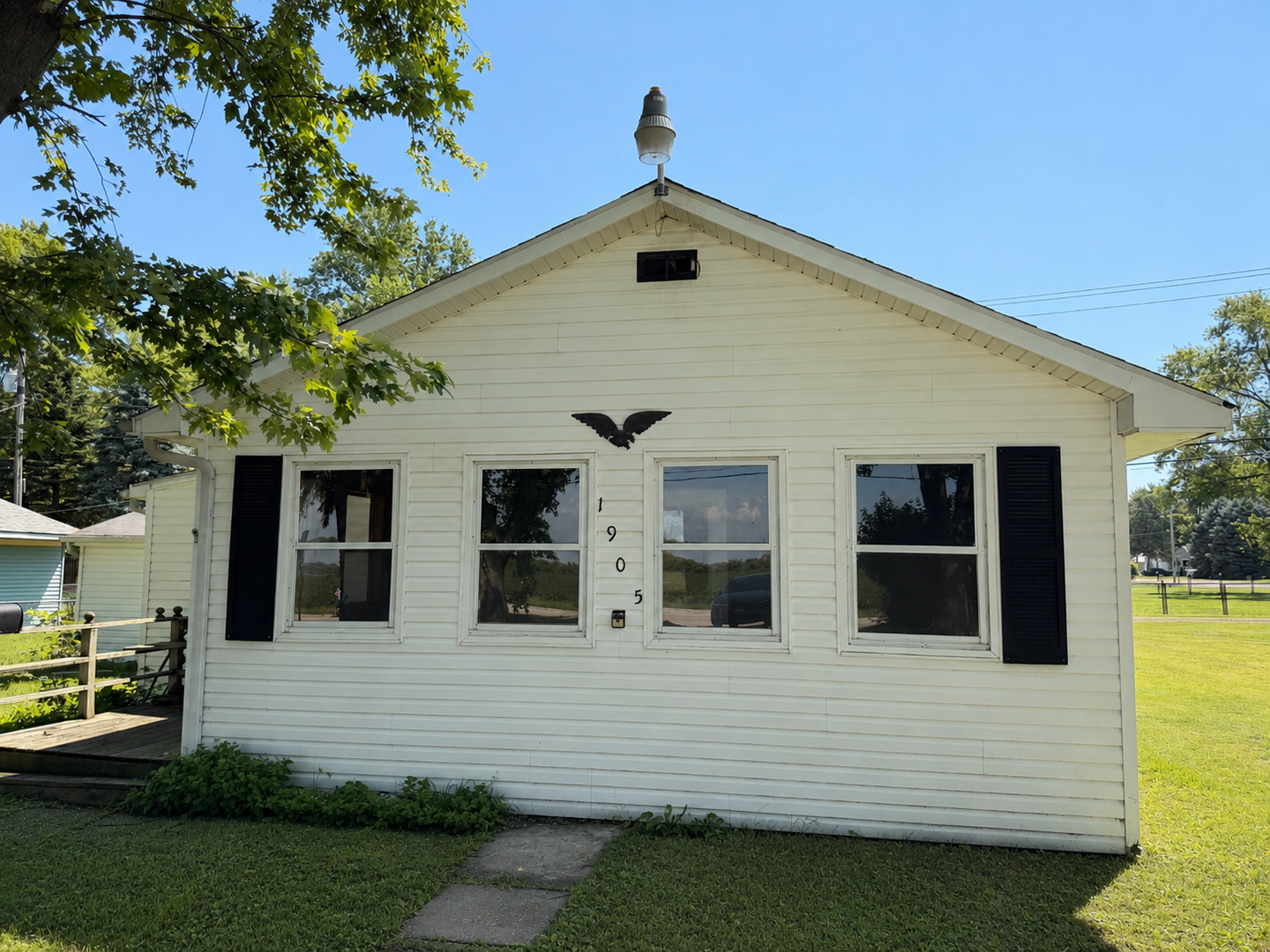 Rock Falls House: 1905 14th Ave