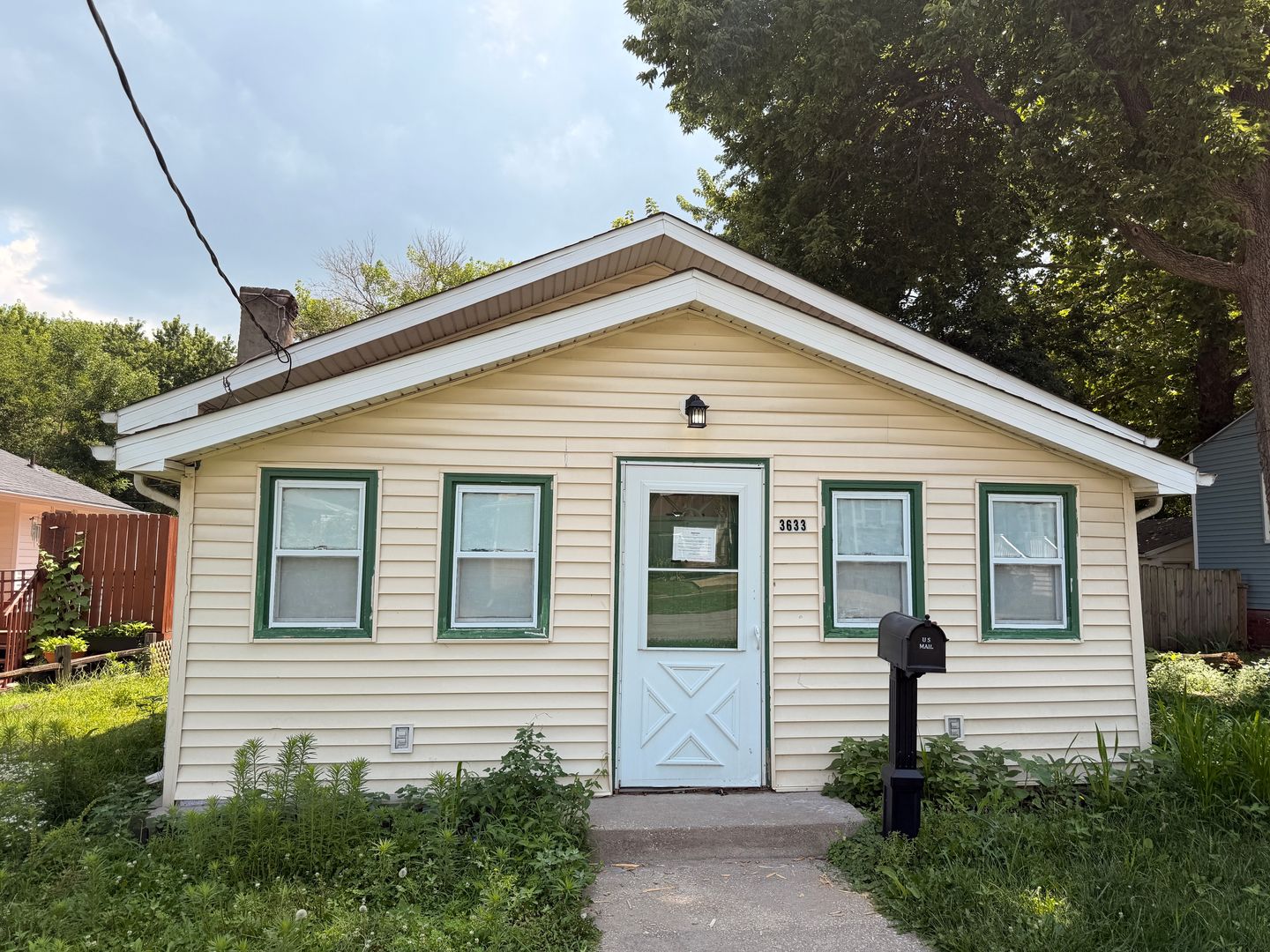 Des Moines House: 3633 Bowdoin St