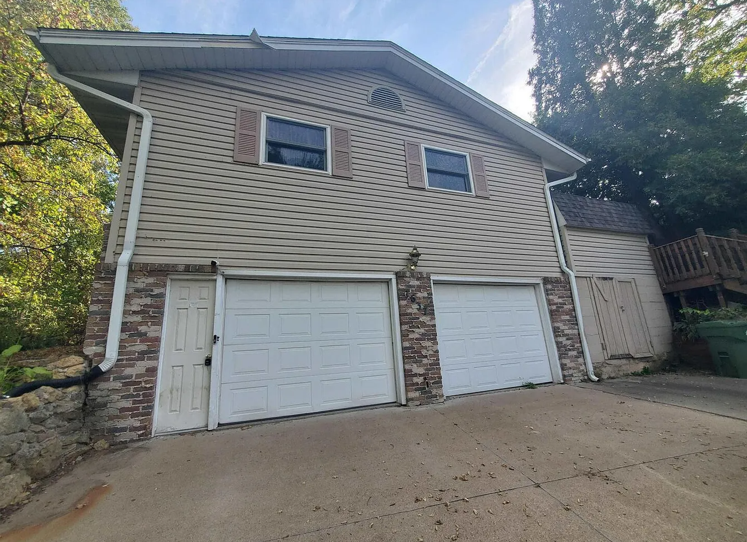 Clinton House: 1637 Harrison Dr.