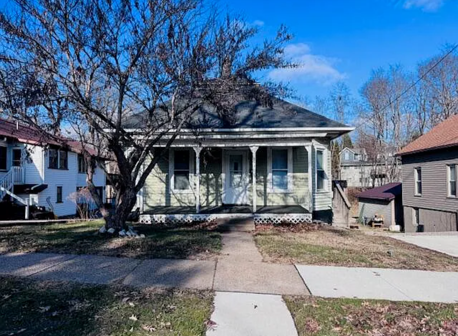 Muscatine House: 113 E Fulliam Ave