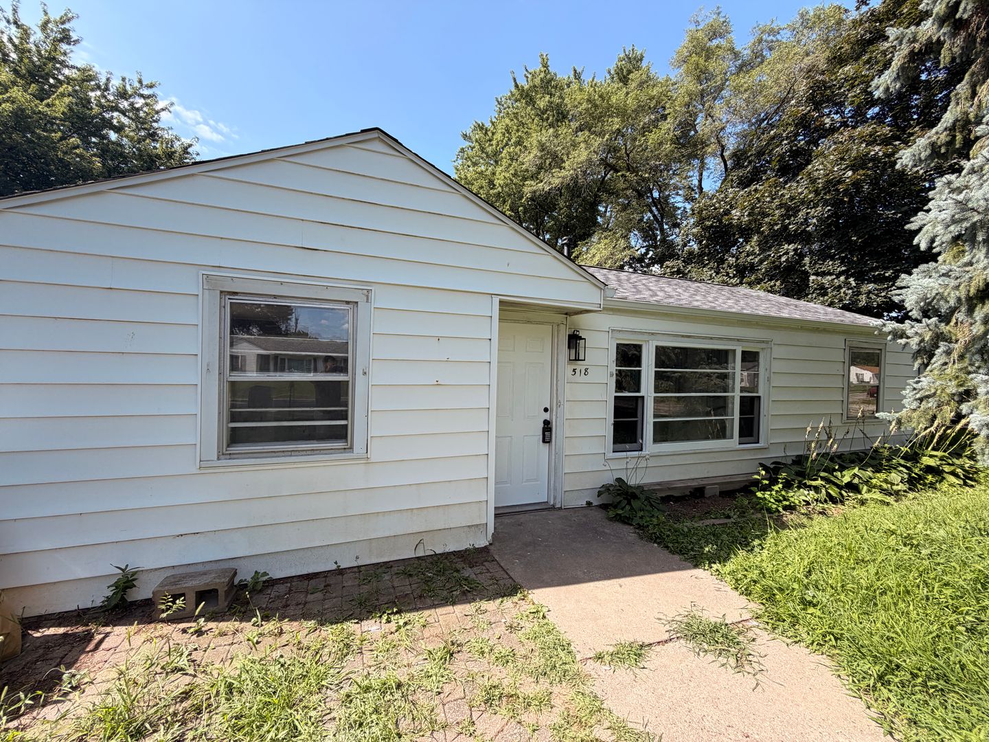 Silvis House: 518 16th Ave