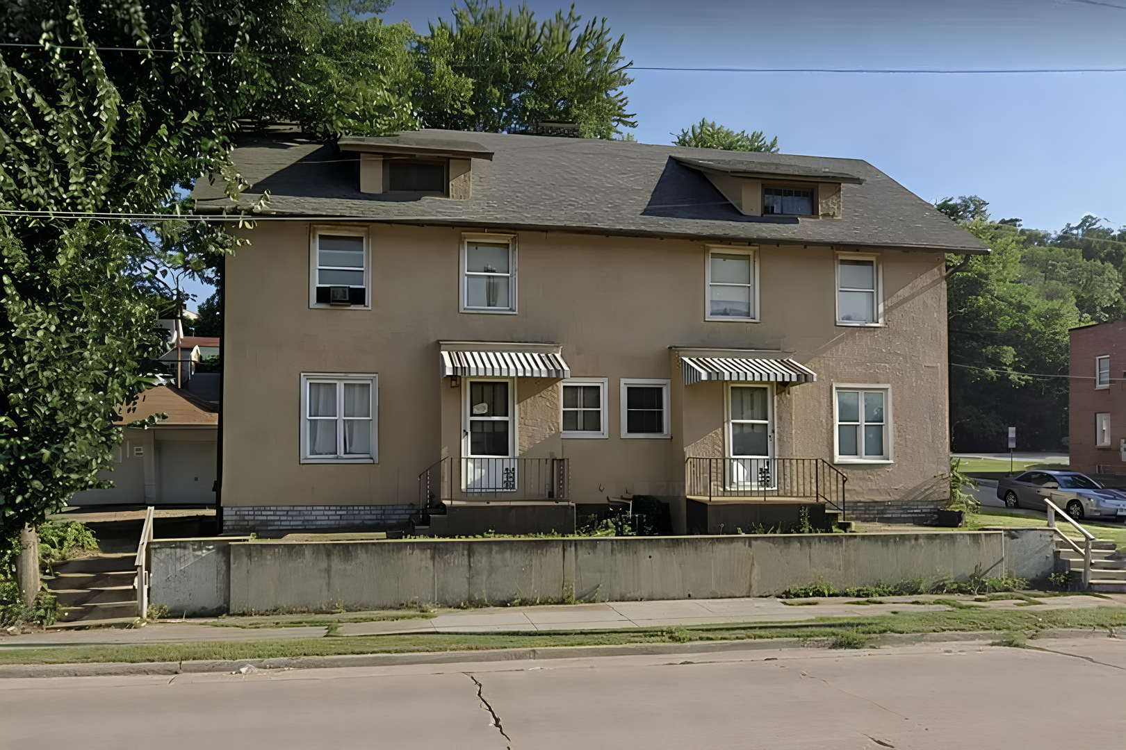 Moline Apartment: 2214-2216 7th Avenue