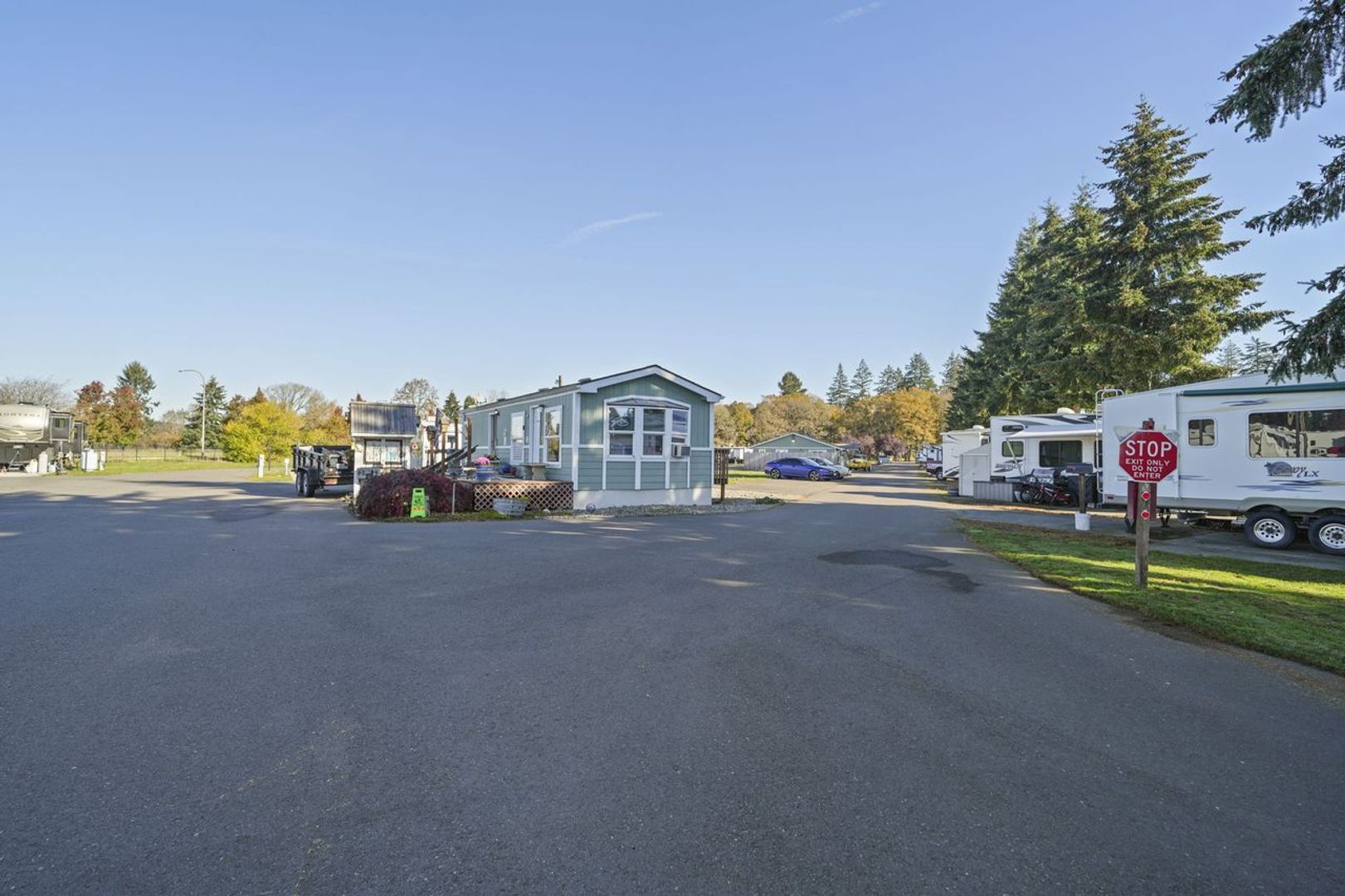 Centralia Apartment: 3312 Harrison Ave