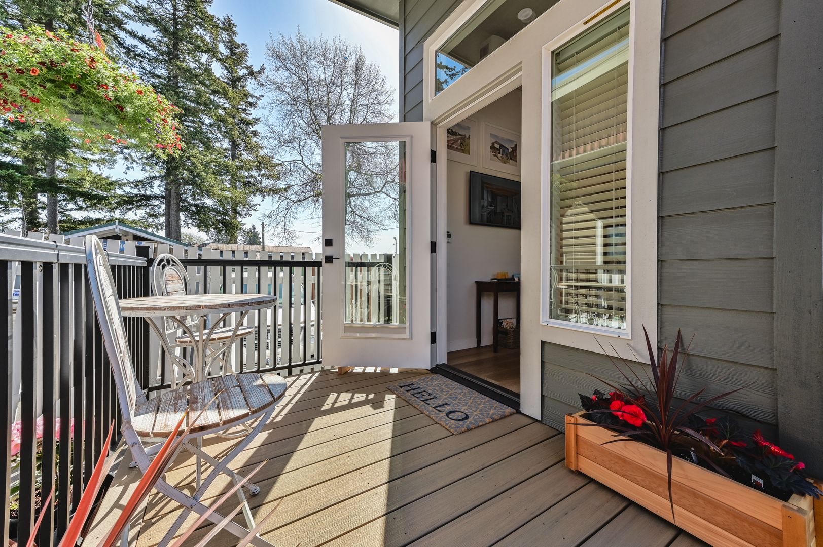 Centralia Apartment: 3312 Harrison Ave