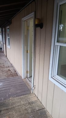2 Bedroom/1 Bath Apartment
