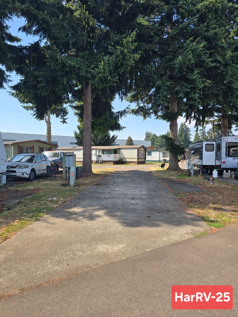 Centralia Apartment: 3312 Harrison Ave