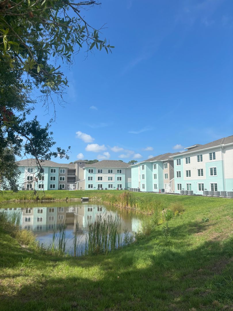 Venice Apartment: 179 South Havana Rd