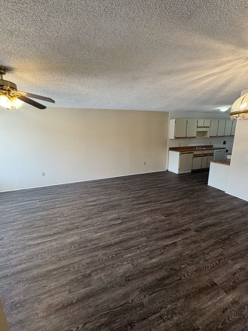 Tavares House: 710 W Rosewood Ln