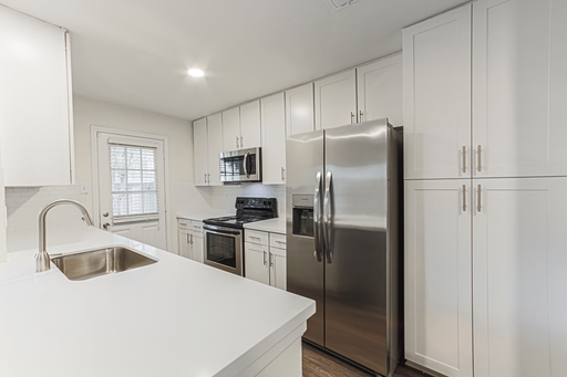 Experience Luxurious Living at Roundhill Townhomes - Your Ultimate Dream Home! – photo 1