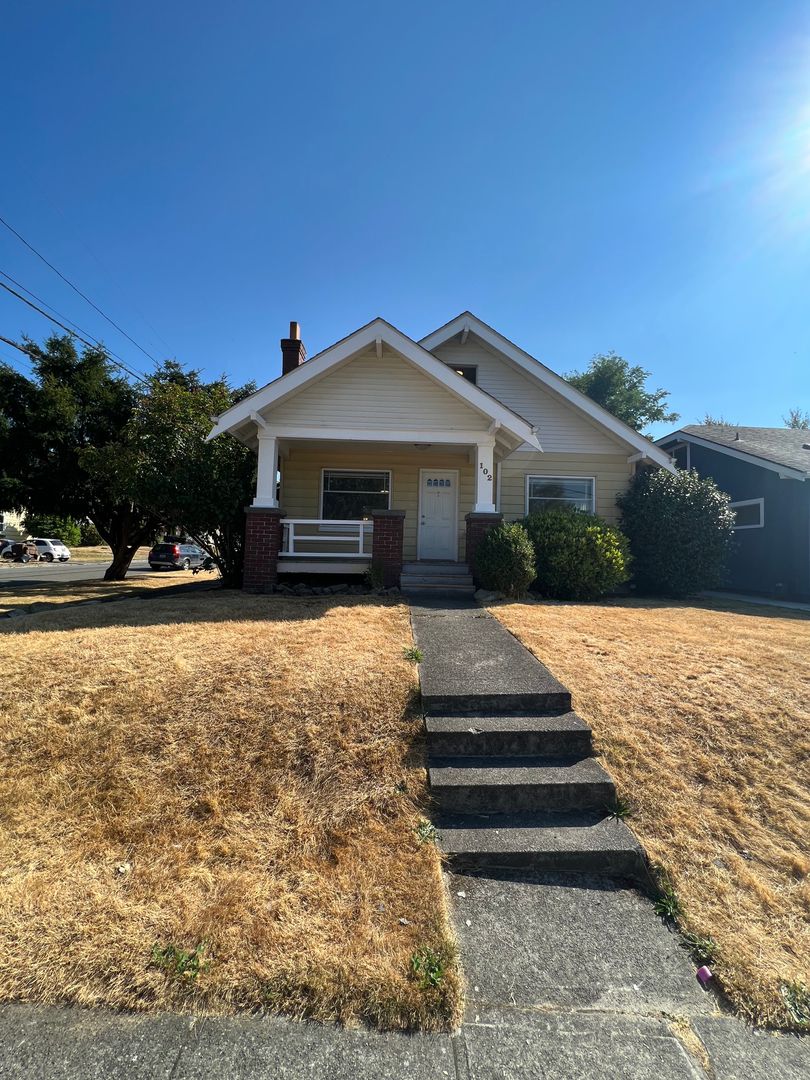 Tacoma House: 102 South 46th Street