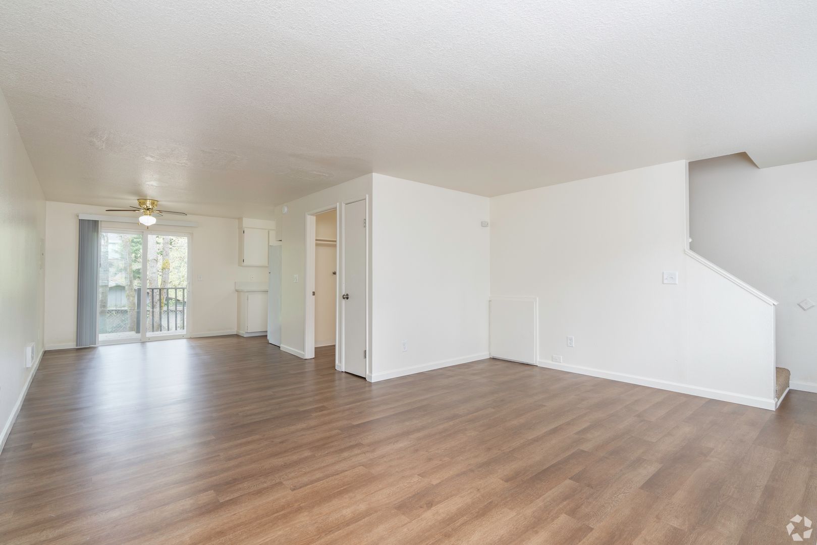 Hillsboro Apartment: 140 NE 47th Avenue
