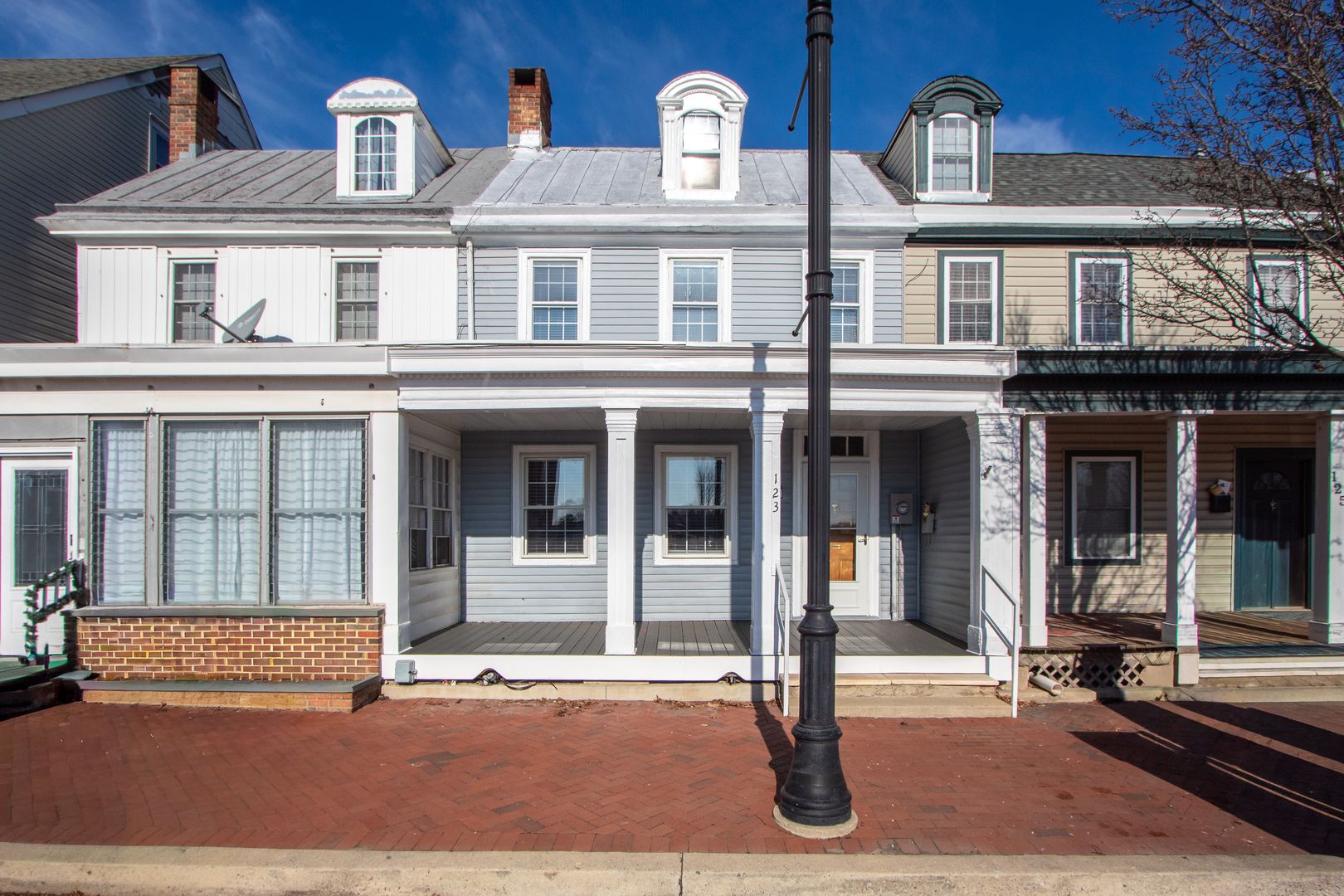 Middletown Townhome: 123 E Main St