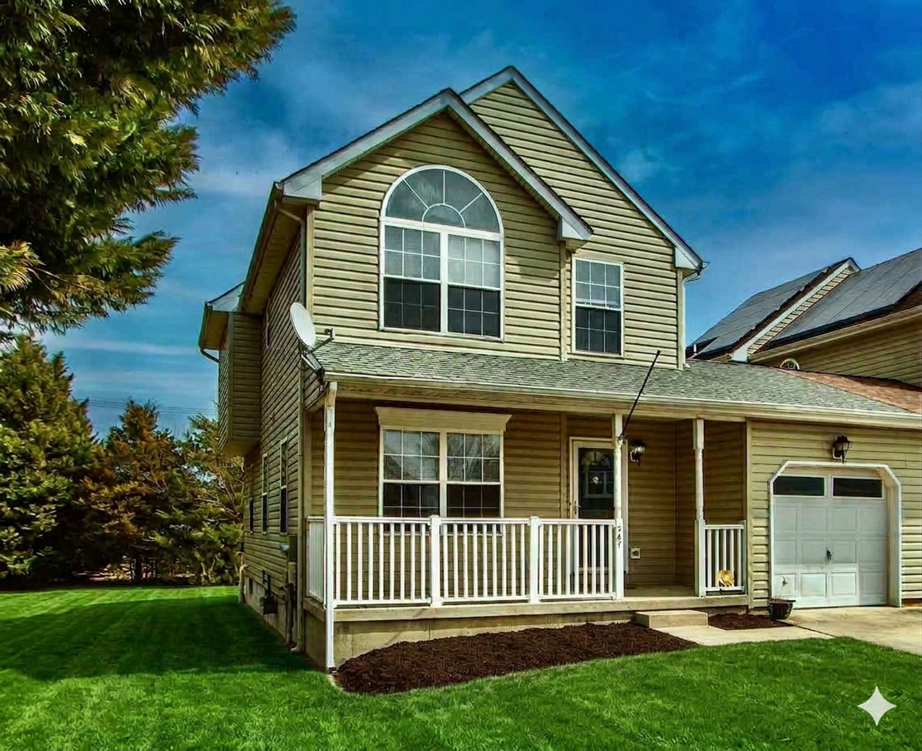 Middletown Townhome: 247 Academy Lane