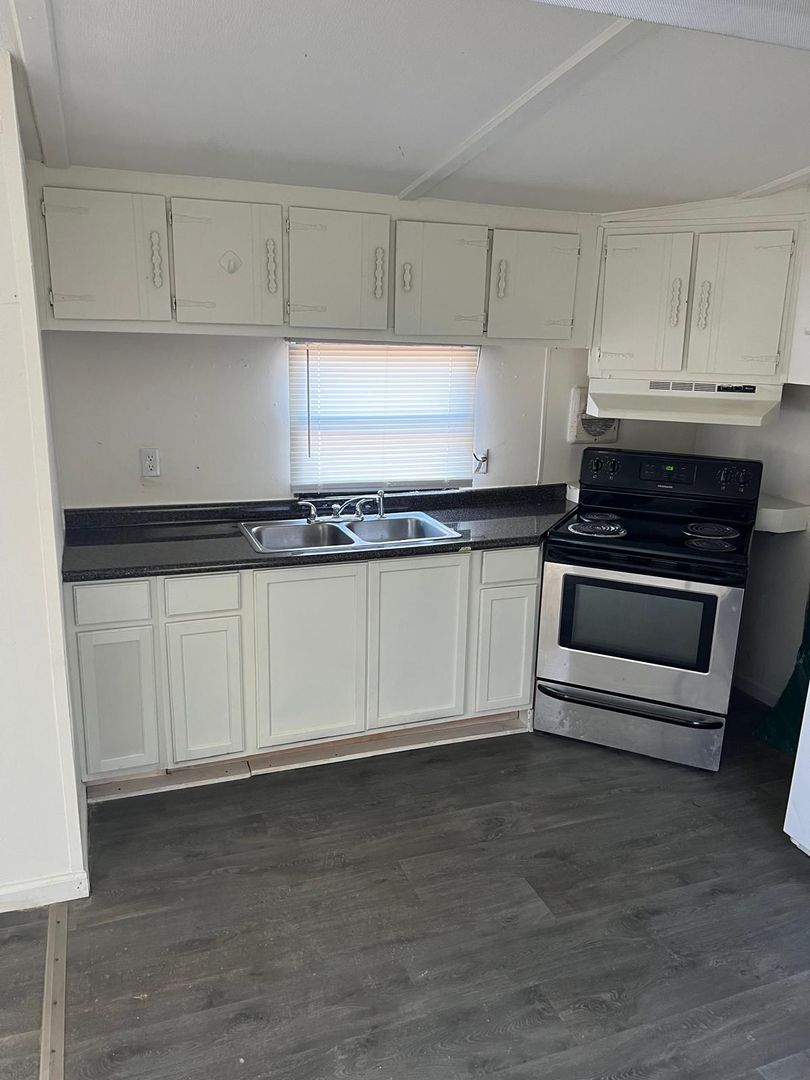 Renovated 3-Bed, 2-Bath Mobile Home 24 of 32