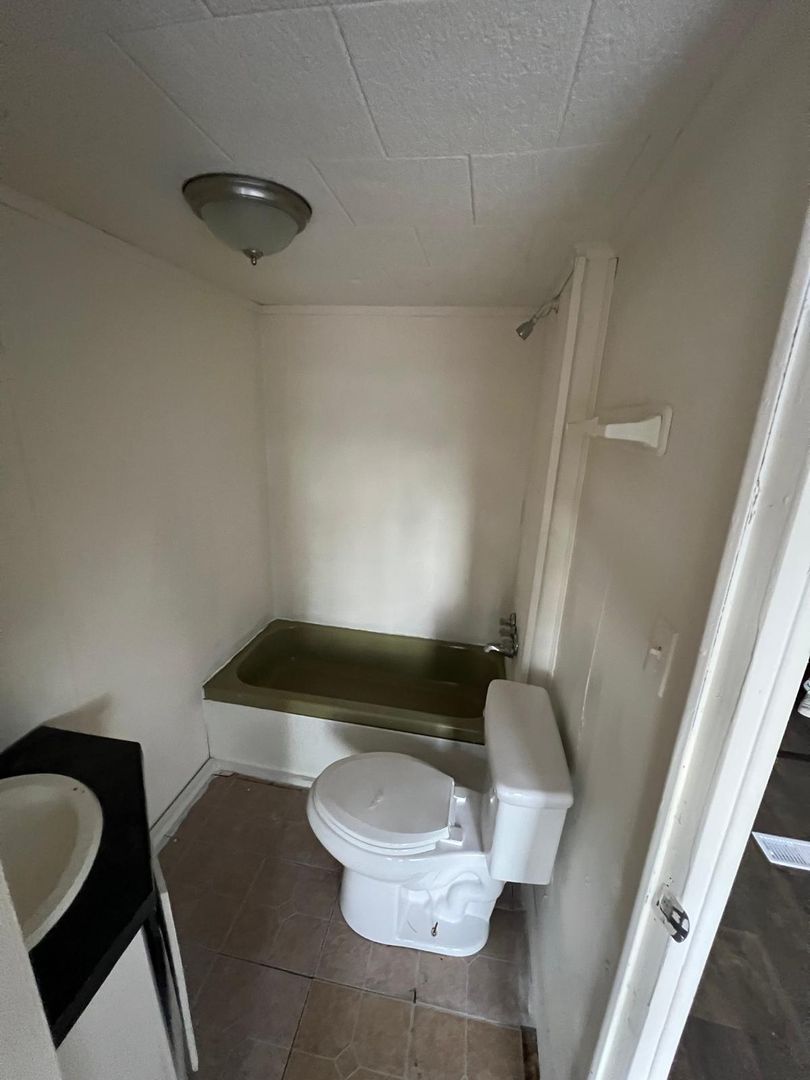 Renovated 2-Bed, 1-Bath Mobile Home 38 of 51