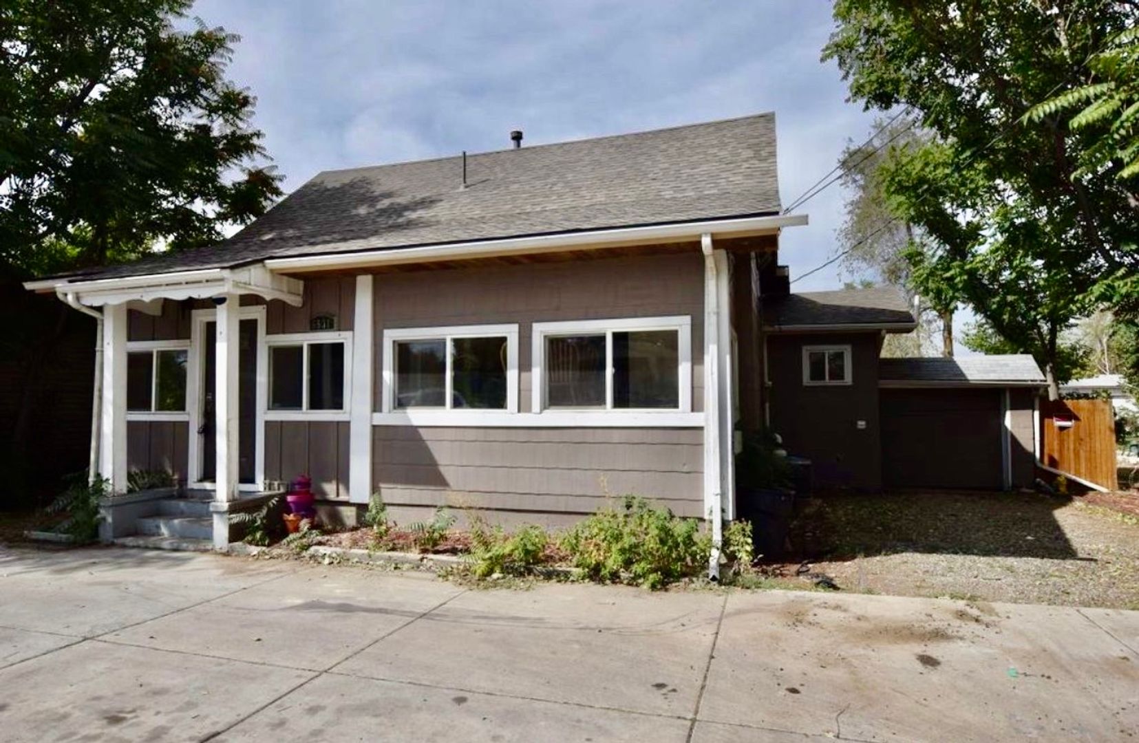 Commerce CIty House: 6531 Monaco St