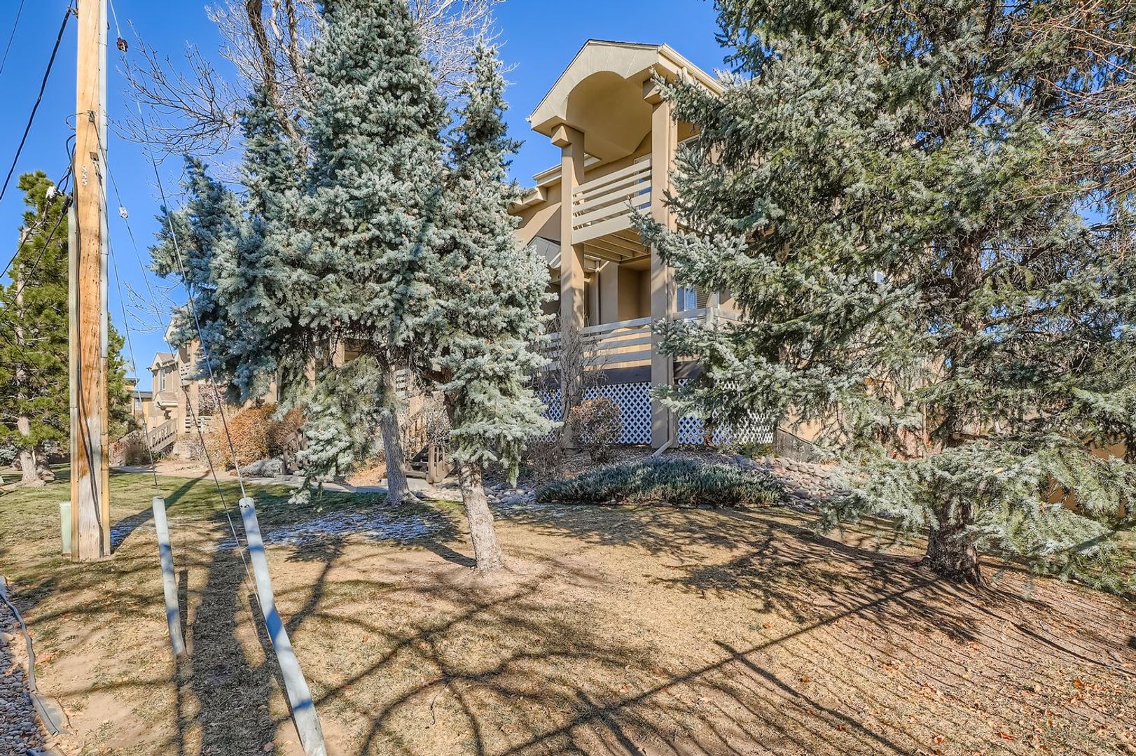 Denver House: 4501 E Kentucky Cir