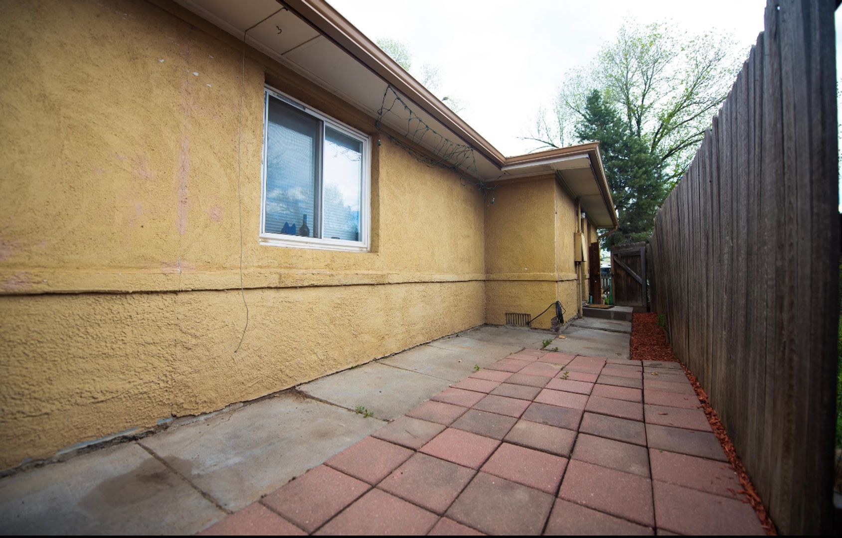 Englewood House: 2755 S Delaware St