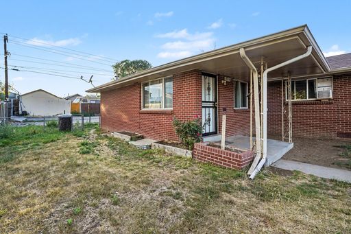 2-Bedroom, 1-Bath Apartment – $1,600/Month - All Utilities Included! – photo 1