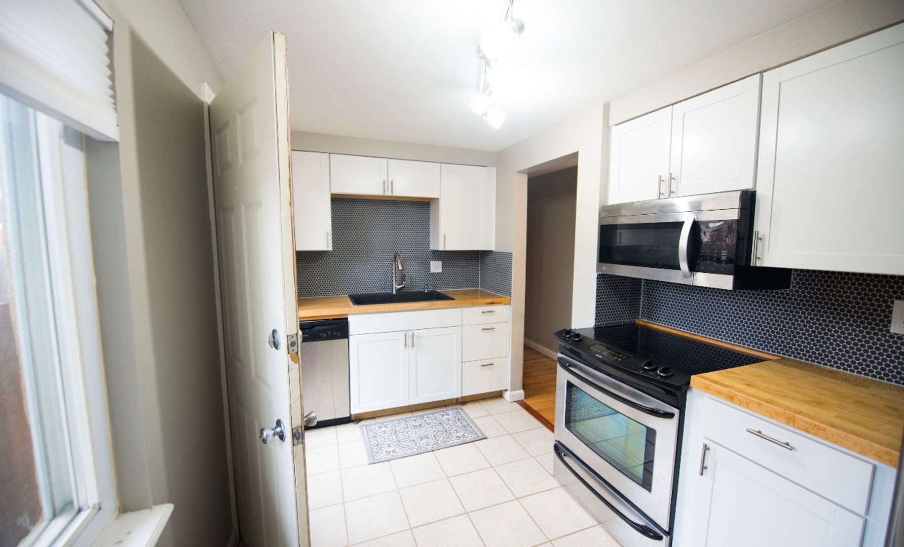 Englewood House: 2755 S Delaware St