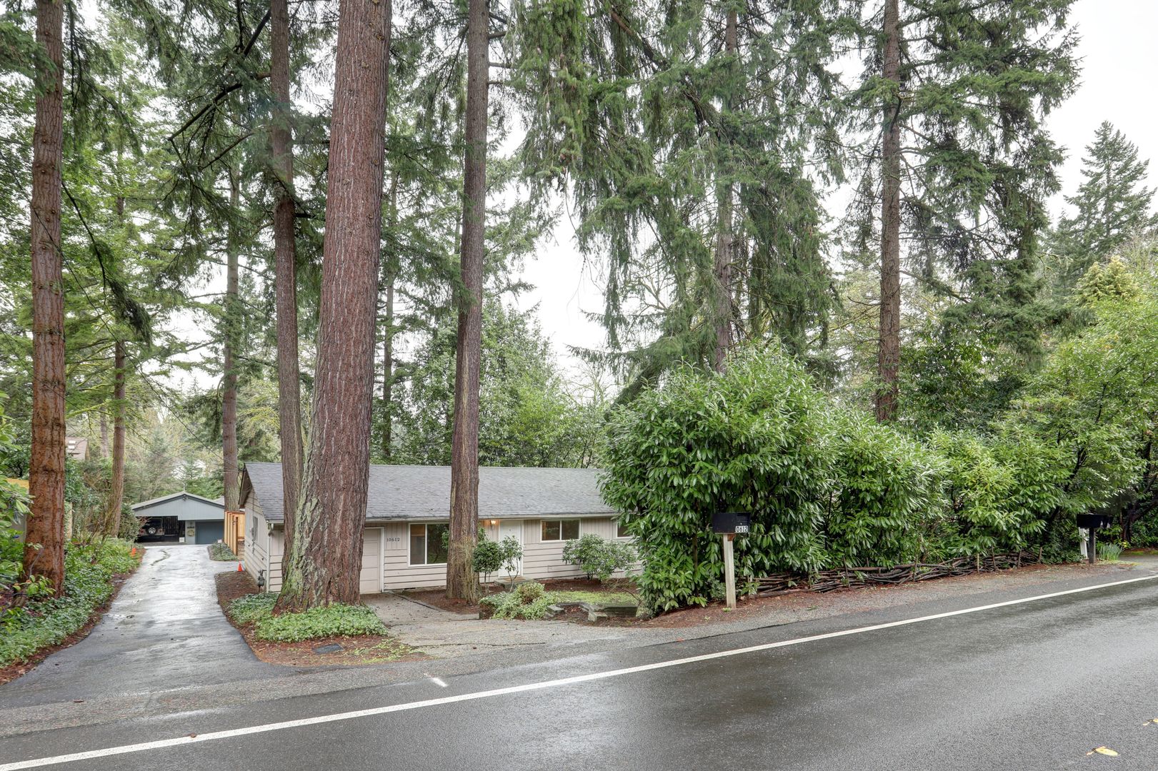 Bellevue House: 10612 SE 25th St