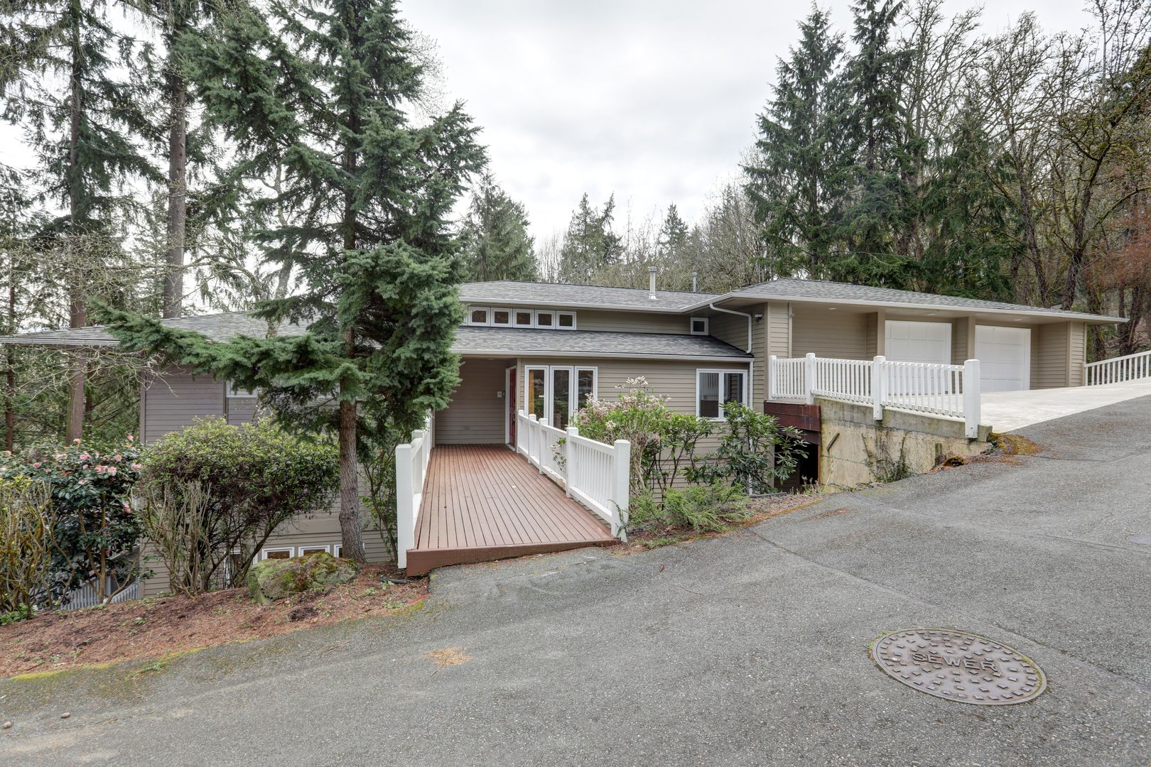 Mercer Island House: 9360 SE 46th St.