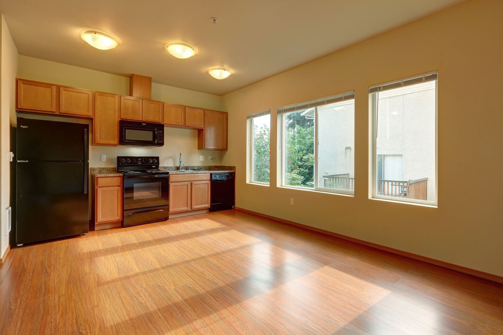 Burien Apartment: 12300 Ambaum Blvd SW