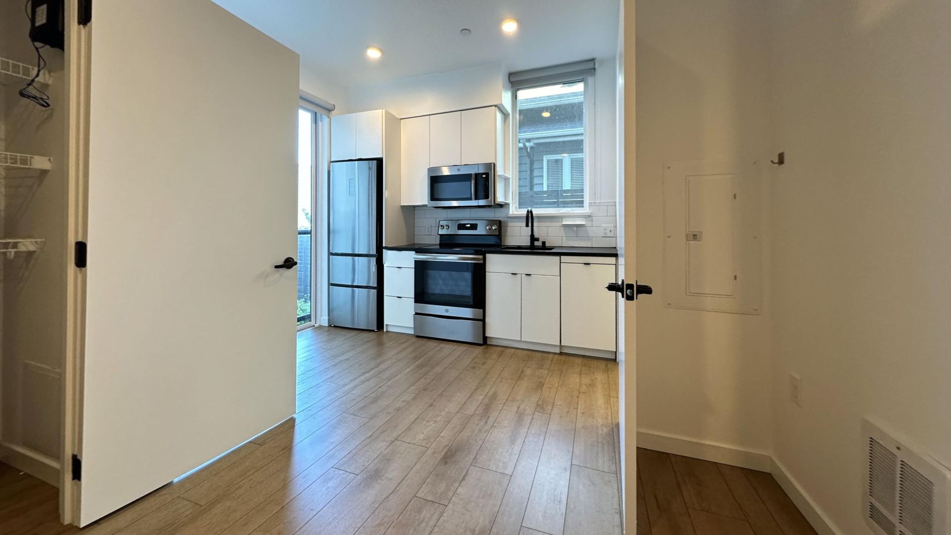 Seattle Apartment: 2227 Yale Ave E