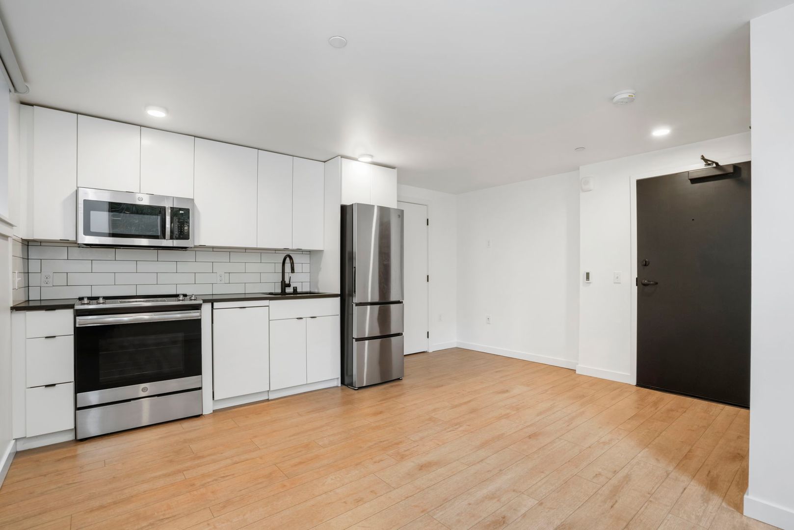 Seattle Apartment: 2227 Yale Ave E