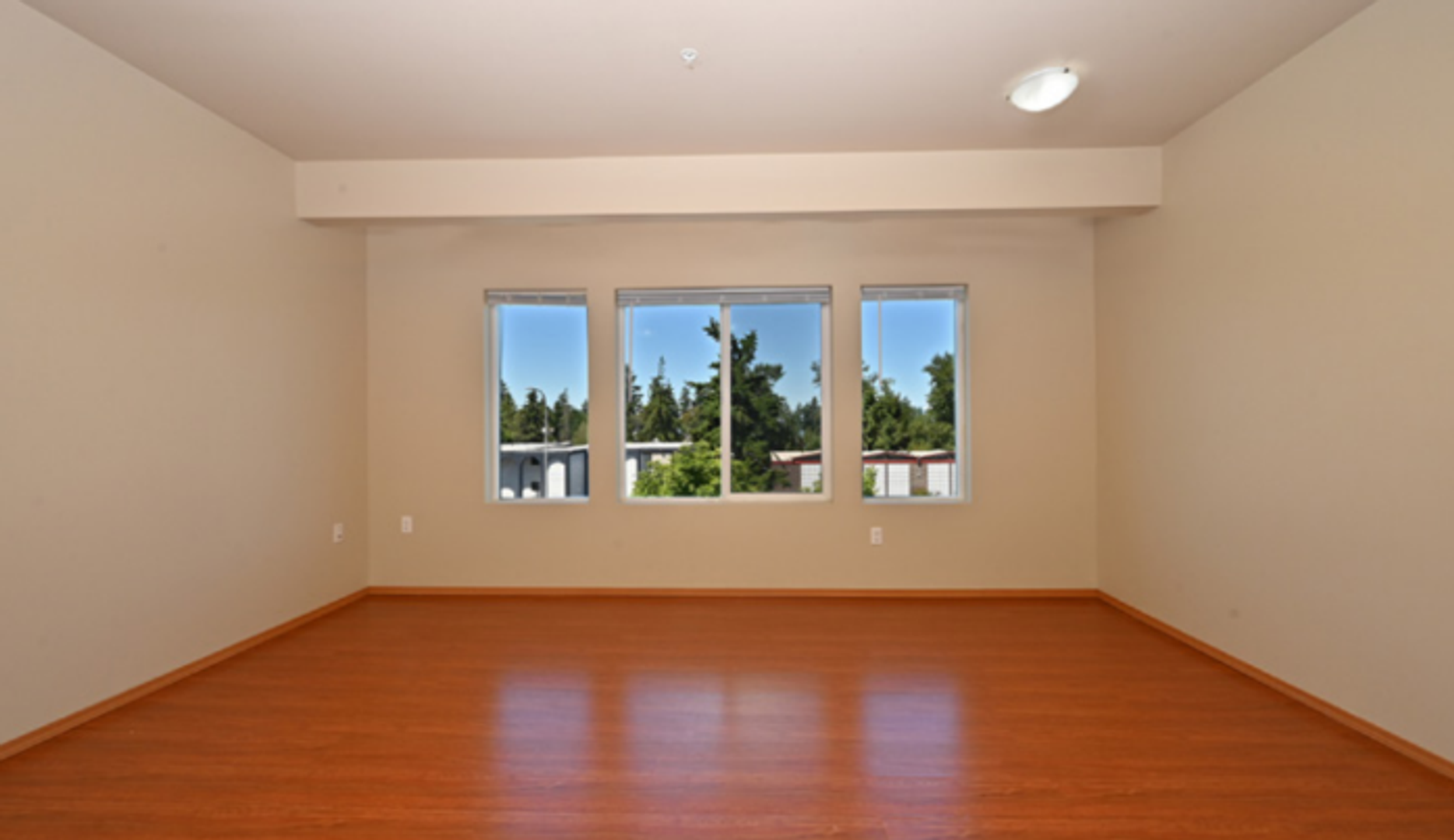 Burien Apartment: 12300 Ambaum Blvd SW