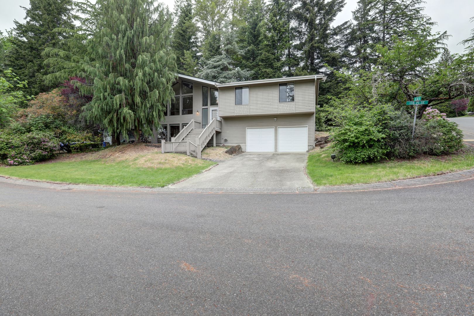 Bellevue House: 5920 138th Place SE