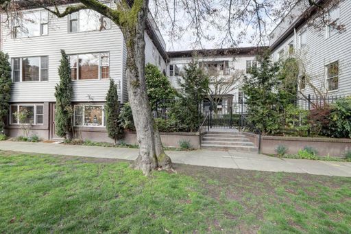 Gorgeous Urban Condo, Historic Features, Fantastic Location!!! – photo 1